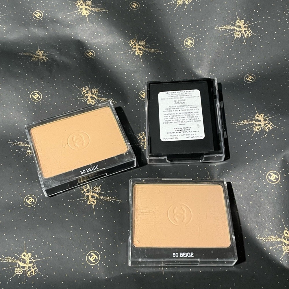 Chanel. Flawless foundation 50 beige
